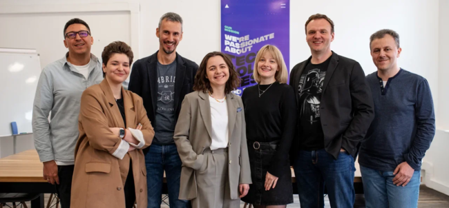 左から Anatoliy Shebzuhov (Design Director), Margarita Kraskovskaya (CEO), Alexei Pashkov (Managing Partner), Ekaterina Erygina (Content Production Director), Julia Belaya (Business Development), Alexander Sevryukov (COO), Arkadiy Zarandia (CFO)